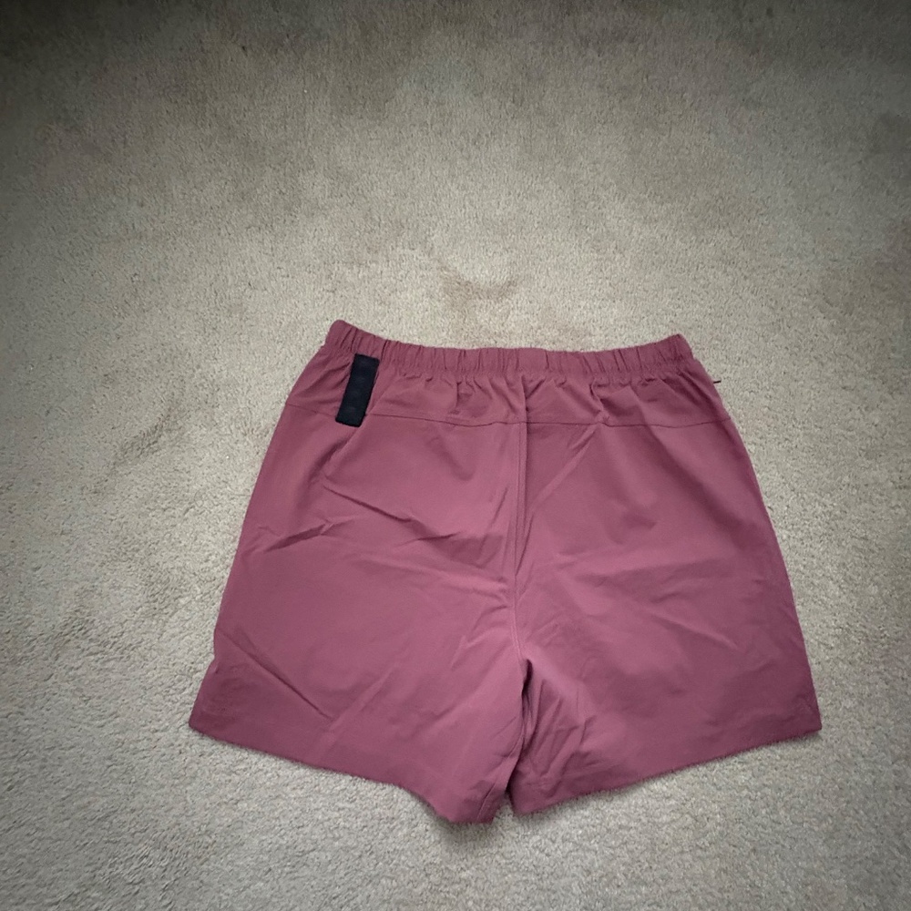 Fabletics The One Short - Picture 2 of 3